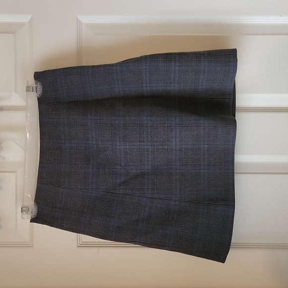 Aritzia Babaton Modern Check Skirt - Picture 5 of 9